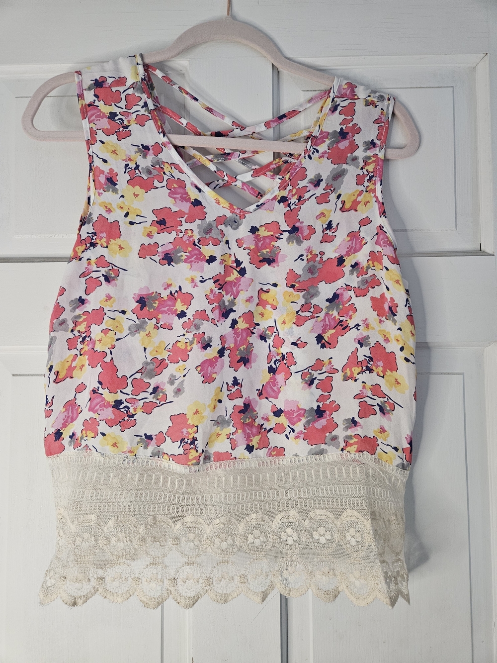 Floral Lace-Hem Crisscross Tank Top - White/Pink#211